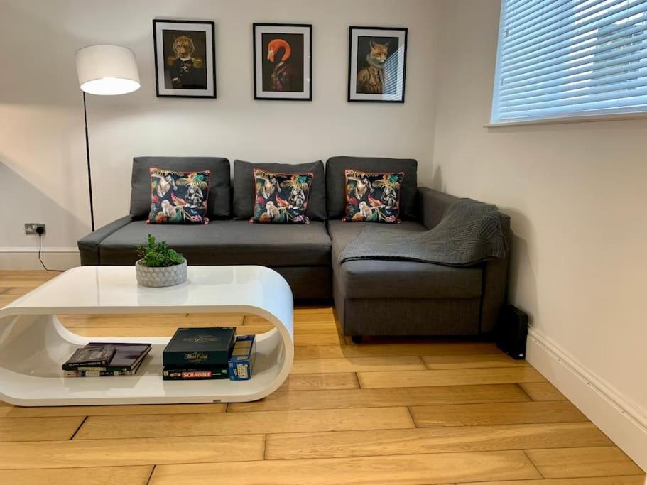 Modern, Period With Parking - Located Near Uni, Hospital & Town Centre * Reading